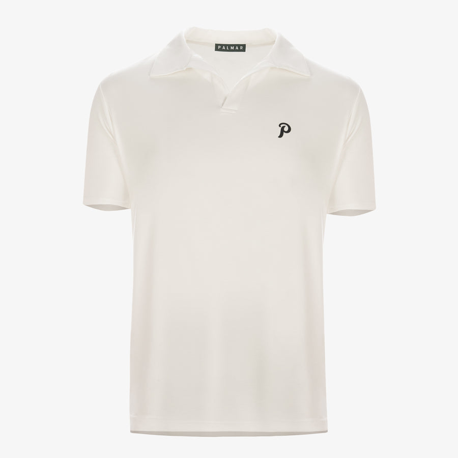 Biała, męska koszulka polo z krótkim rękawem. Off-white men's polo shirt with short sleeves.