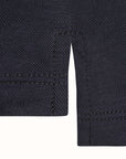 Rozcięcie po bokach, dłuższy tył koszulki Polo. Small, quality details. Longer back of the shirt.